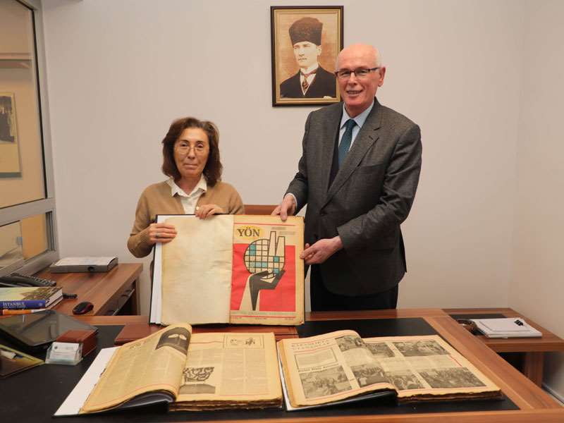Öğretmen Mehmet Akın’ın Yön Dergisi Arşivi Odunpazarı’na emanet