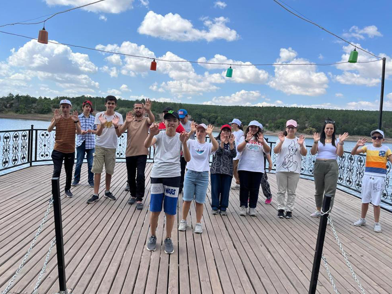 Özel gereksinimli bireyler pikniğe gitti