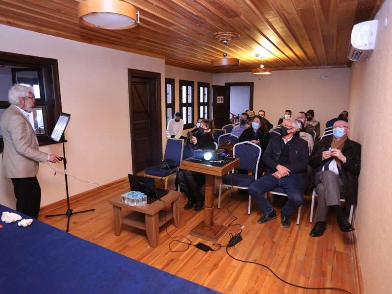 Ustadan Çırağa Lületaşı Atölyesi başladı