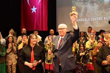 “Gelincik Çiçekleri 1915” ile Çanakkale ruhu sahnede yeniden hayat buldu