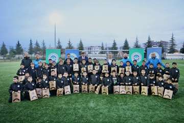 Başkan Kurt: “Sporun ve çocuklarımızın yanındayız”