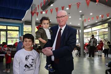 Cumhuriyet coşkusu anneler ve çocuklarla Alaaddin Parkı’na taşındı
