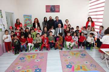 Miniklerden sürpriz, büyüklere örnek buluşma