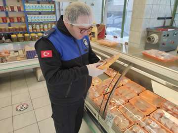 Odunpazarı’nda artan zehirlenme vakalarının ardından market ve gıda işletmelerine denetim