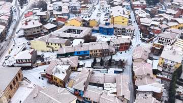 Tarihi Odunpazarı Bölgesi beyaza büründü