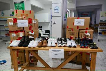Tider – Flo’dan Odunpazarı Halk Market’e 500 çift ayakkabı bağışı